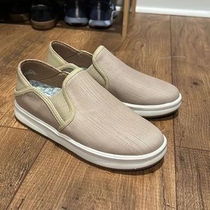 OluKai KI‘IHELE ‘ILI